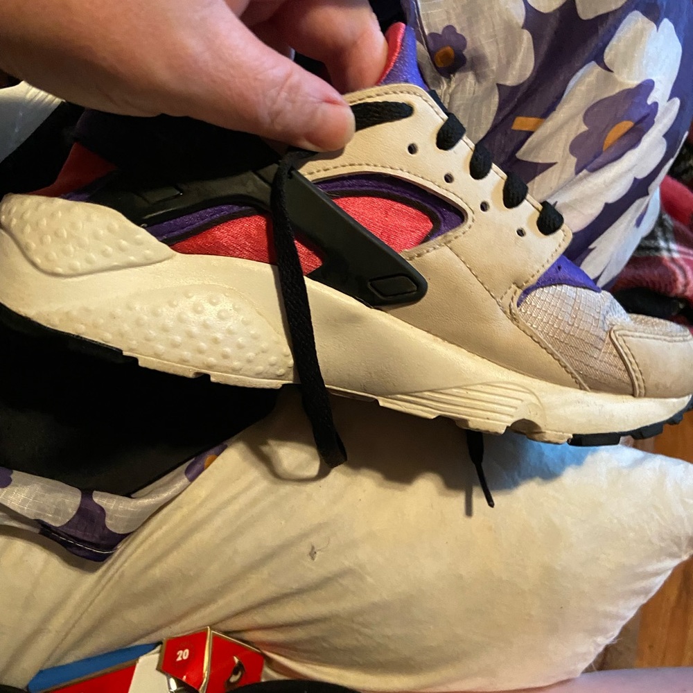 Nike size 6 youth